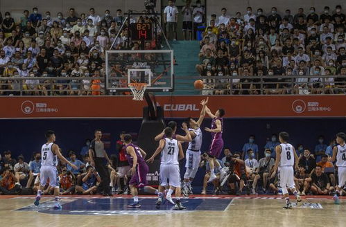 热情爆棚 周边产品热销 火爆的中国大学生篮球联赛总决赛给重庆带来了什么