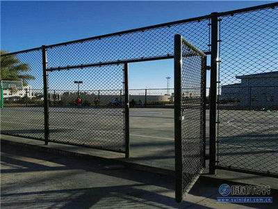 【重庆学校篮球场护栏厂家生产安装】河北衡水市安平县正方网栏制品厂 - 产品库