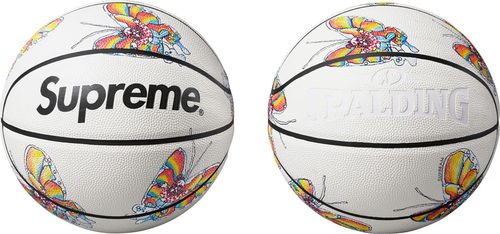 斯伯丁篮球现在不仅仅是个球 各种天价联名收藏应有尽有