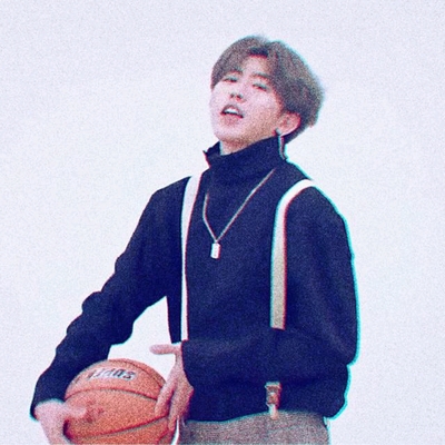 蔡徐坤是个巨人?蔡徐坤是绿巨人,没错,是绿巨人